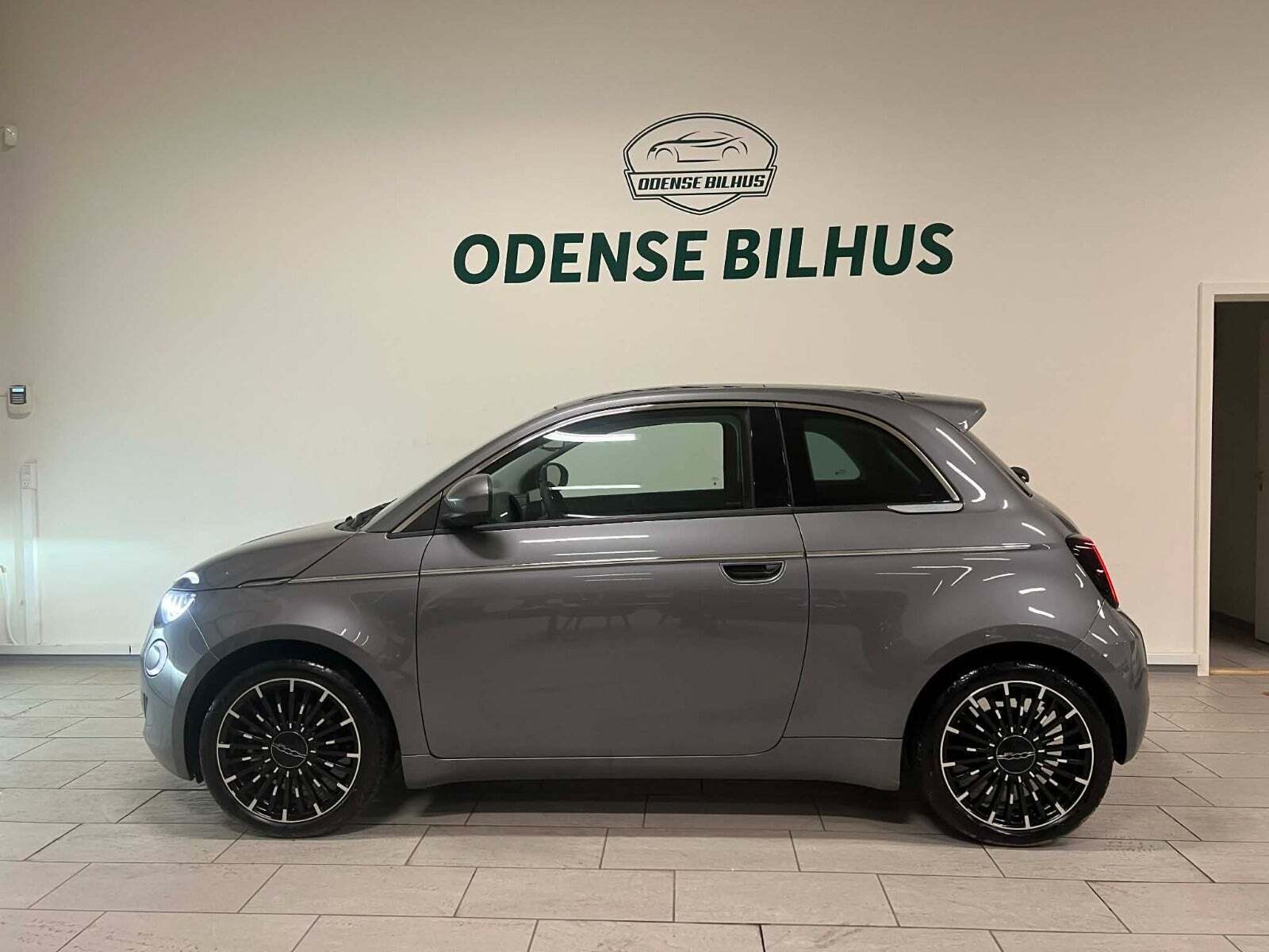 Fiat 500e 42 Icon Sky