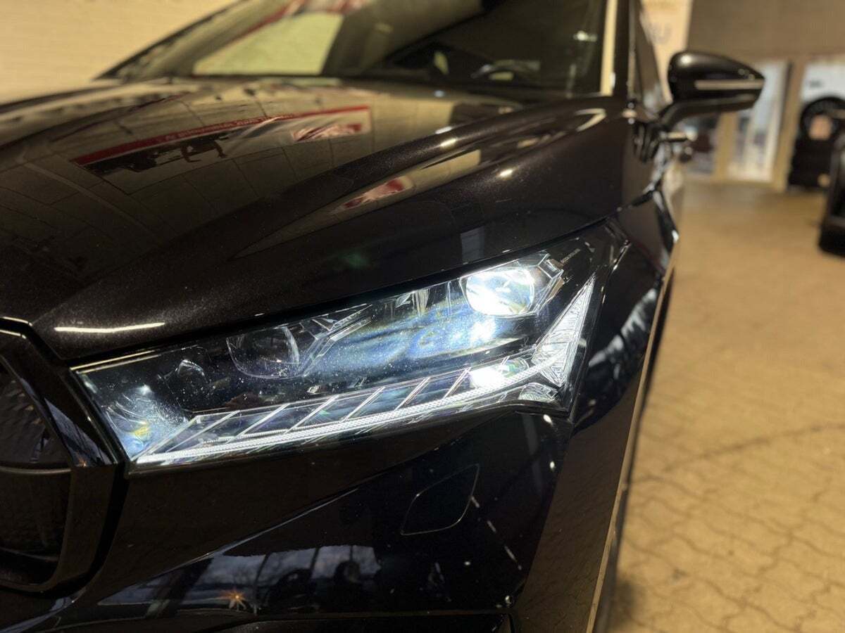 Sort Skoda Enyaq fra 2023