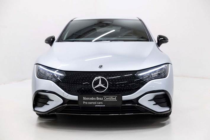 Sølv Mercedes EQE350 fra 2024