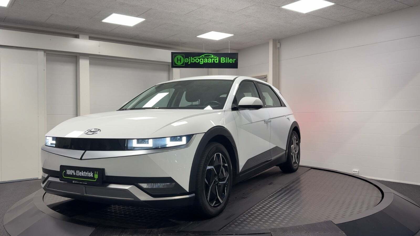 Hvid Hyundai Ioniq 5 fra 2021 set udefra