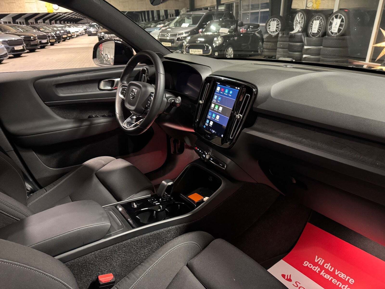 Sort Volvo XC40 fra 2023