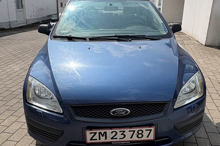 Blå Ford Focus fra 2005