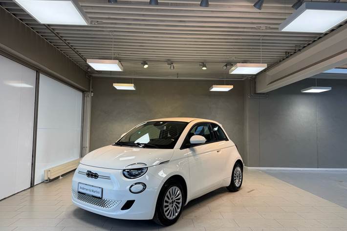 Hvid Fiat 500e fra 2023