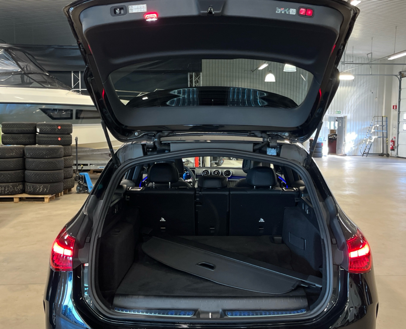 undefined Mercedes C63 fra 2023
