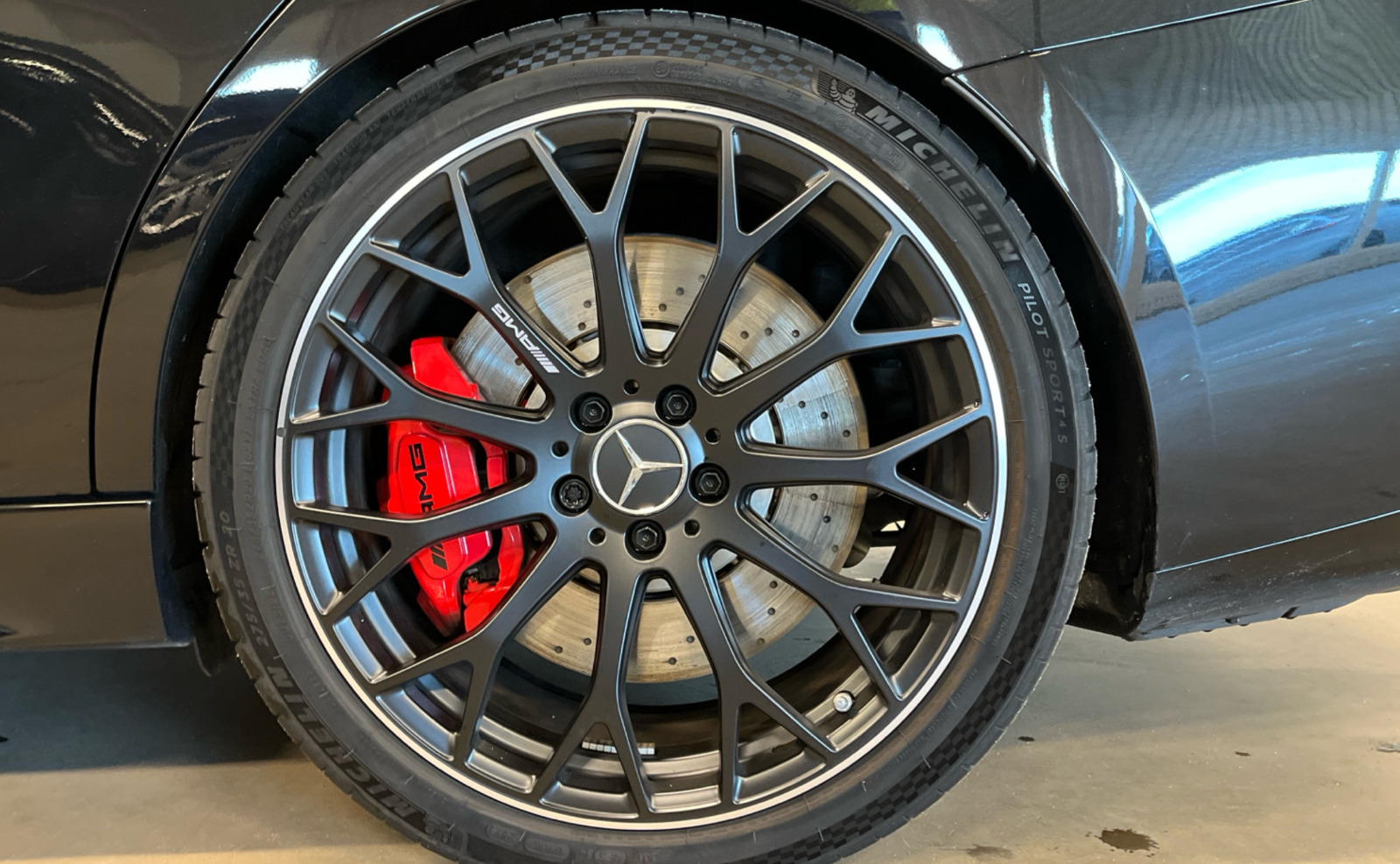 undefined Mercedes C63 fra 2023