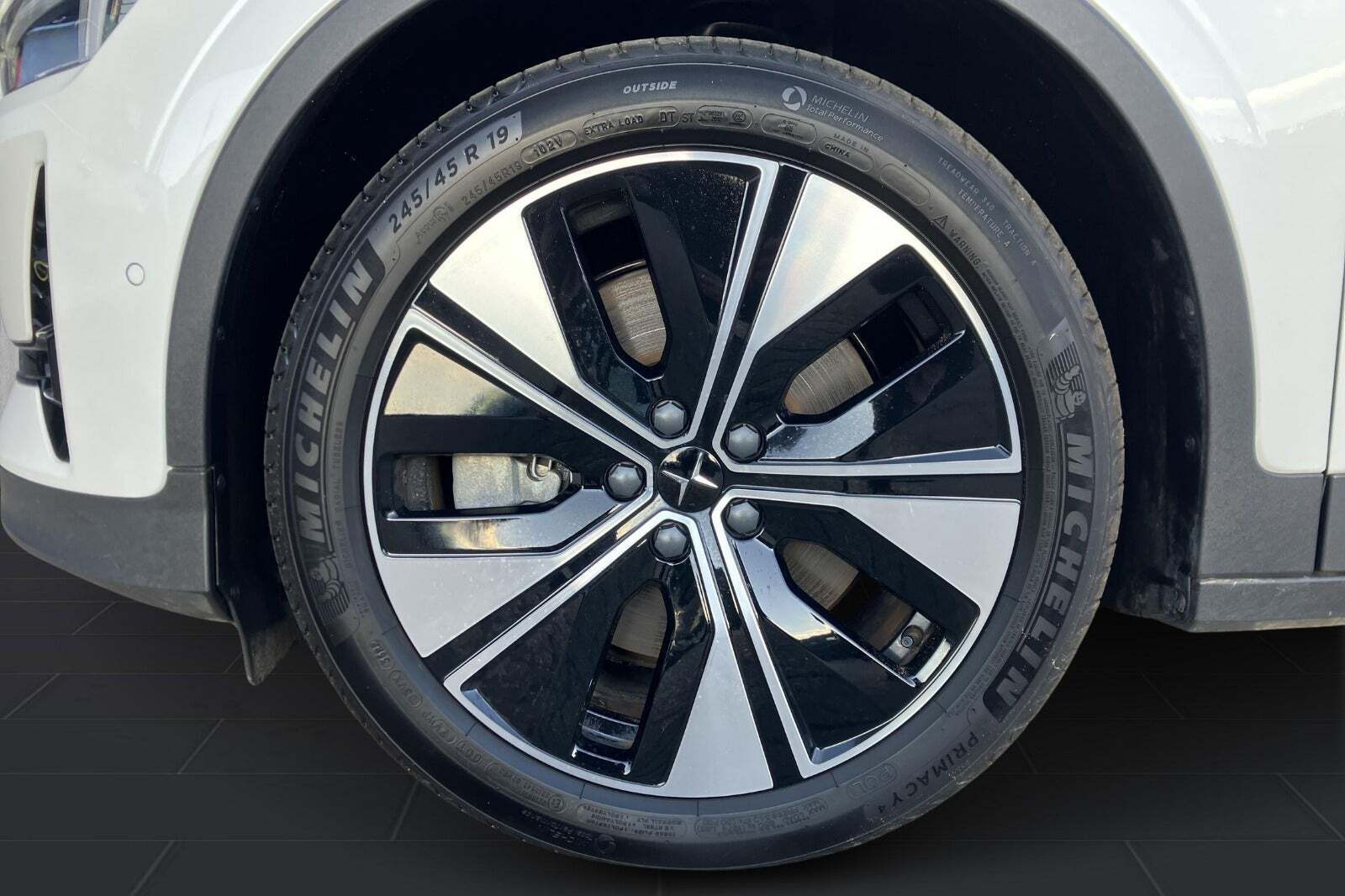 Hvid Polestar 2 fra 2023