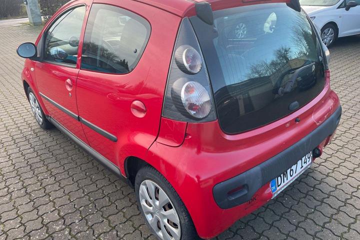 Rød Citroën C1 fra 2008