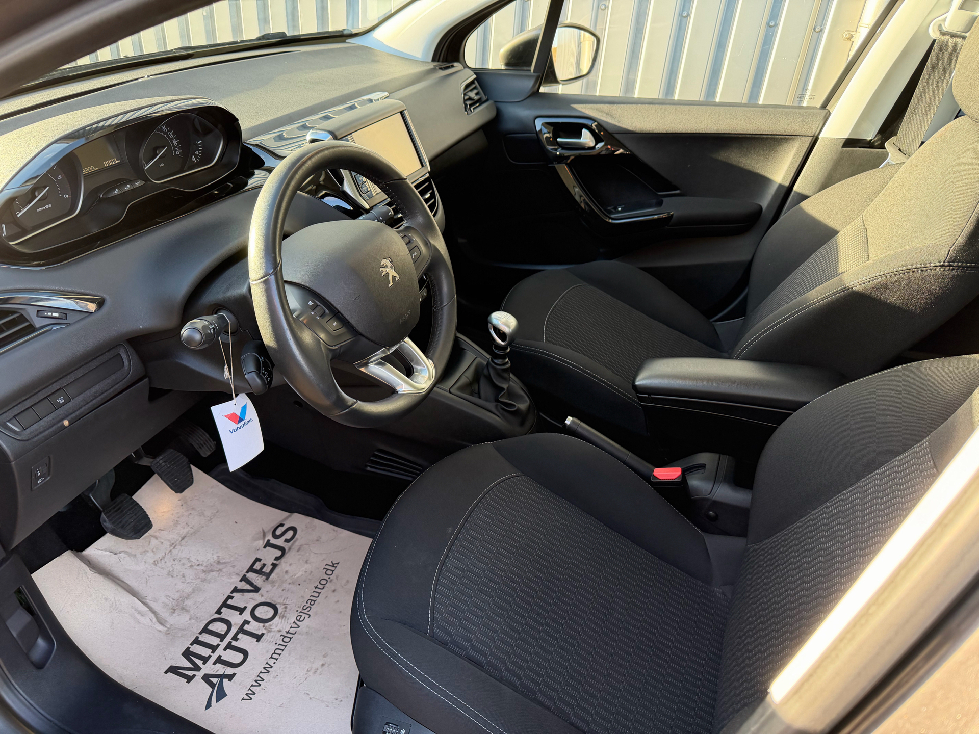 Peugeot 208 1,5 BlueHDi Envy 100HK 5d