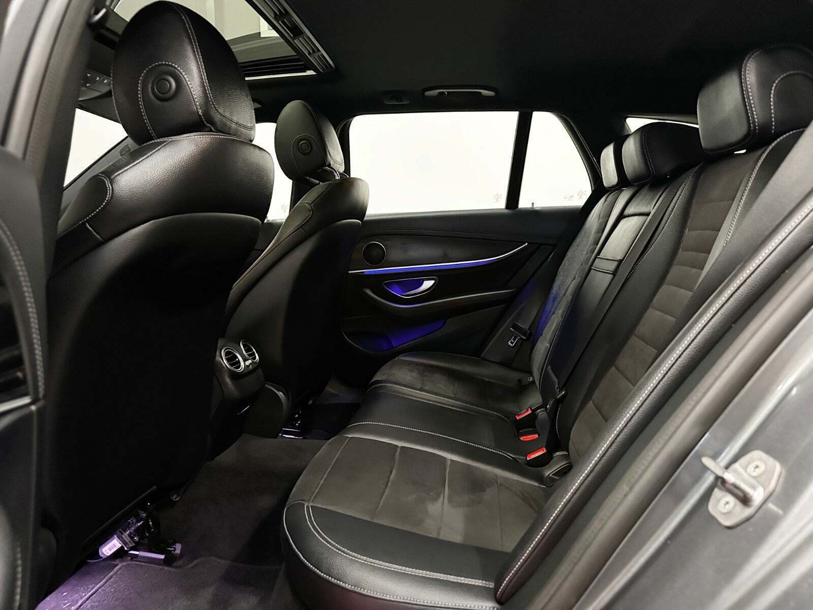 Grå Mercedes E220 d fra 2017