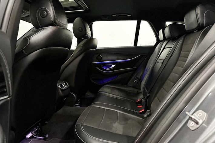 Grå Mercedes E220 d fra 2017