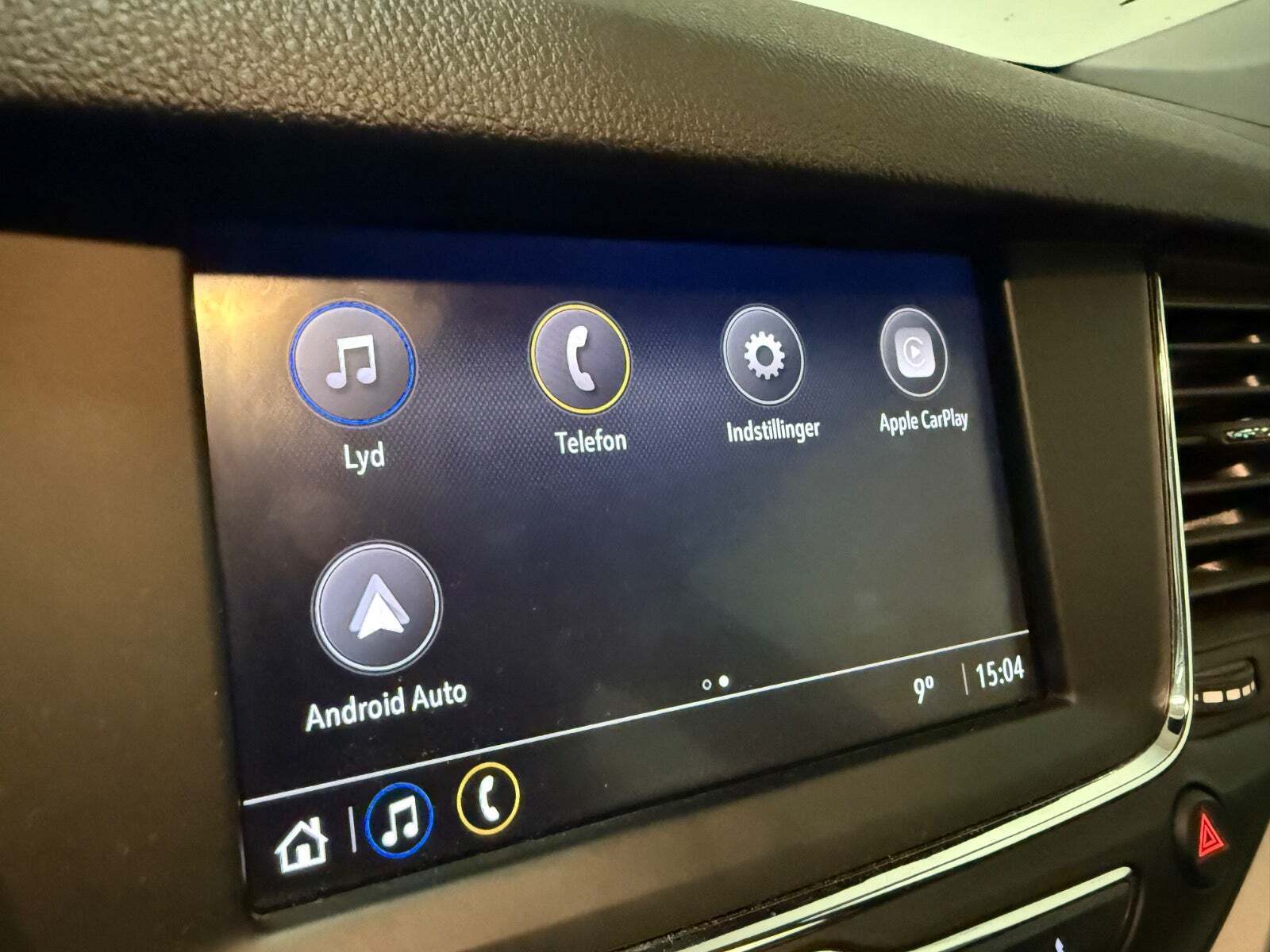 Grå Opel Astra fra 2021