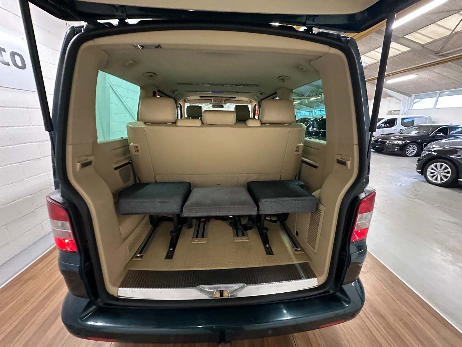 VW Multivan 2,5 TDi 130 Highline DSG