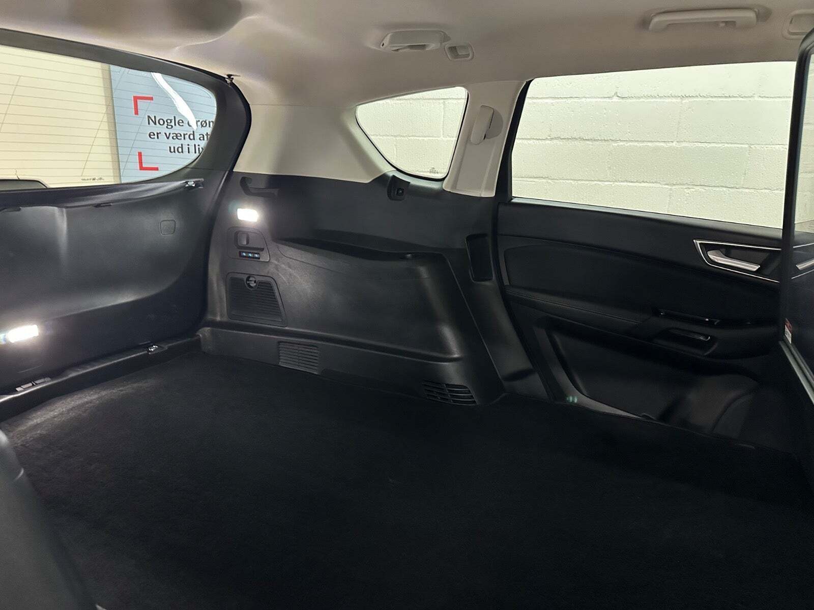 Sort Ford S-MAX fra 2020