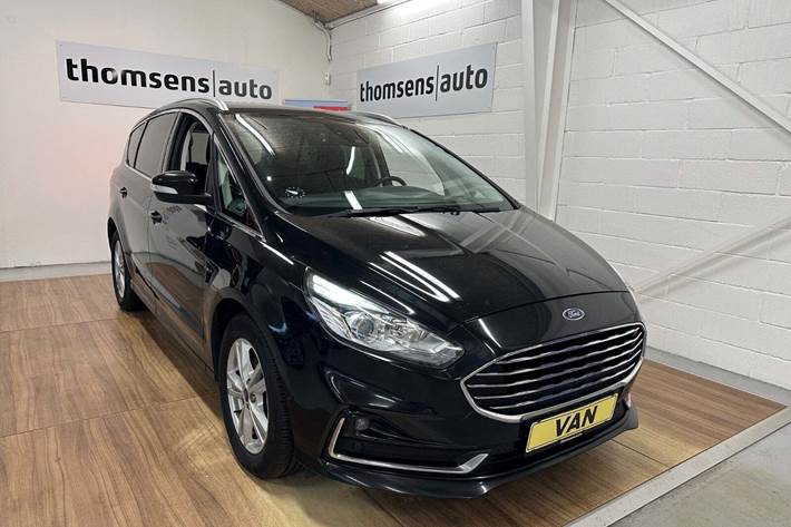 Sort Ford S-MAX fra 2020 set udefra