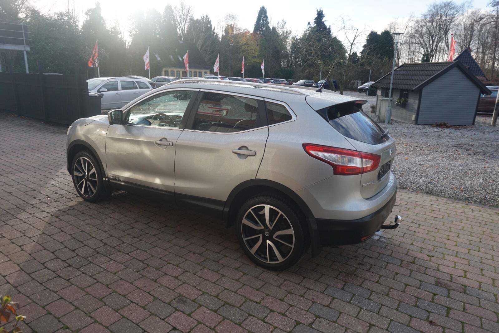 Sølv Nissan Qashqai fra 2016