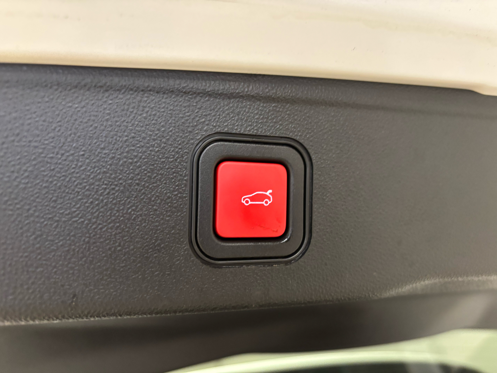 Hvid Jeep Avenger fra 2024