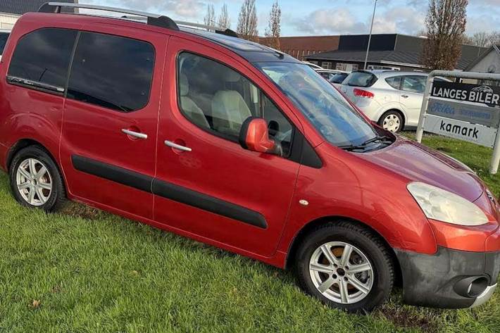 Grå Peugeot Partner Tepee fra 2008