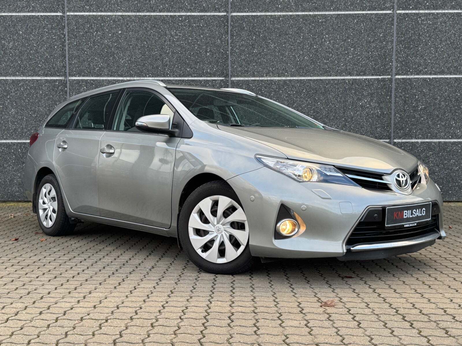 Toyota Auris 1,4 D-4D T2+ Touring Sports
