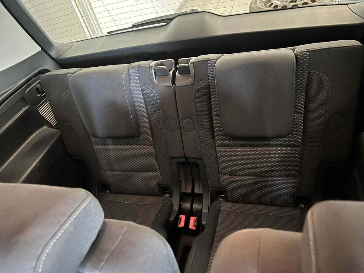 VW Touran 1,6 TDi 115 Comfortline DSG 7prs