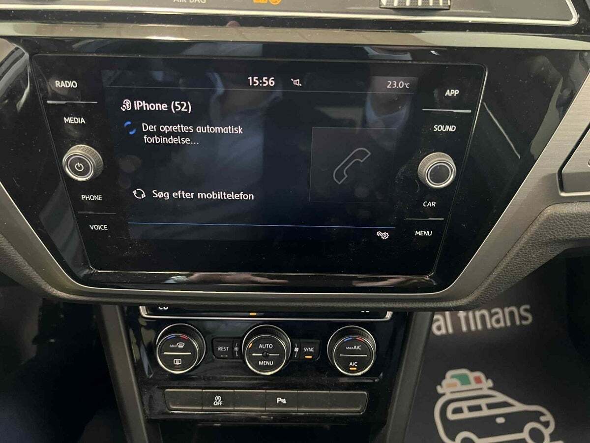 Hvid VW Touran fra 2018