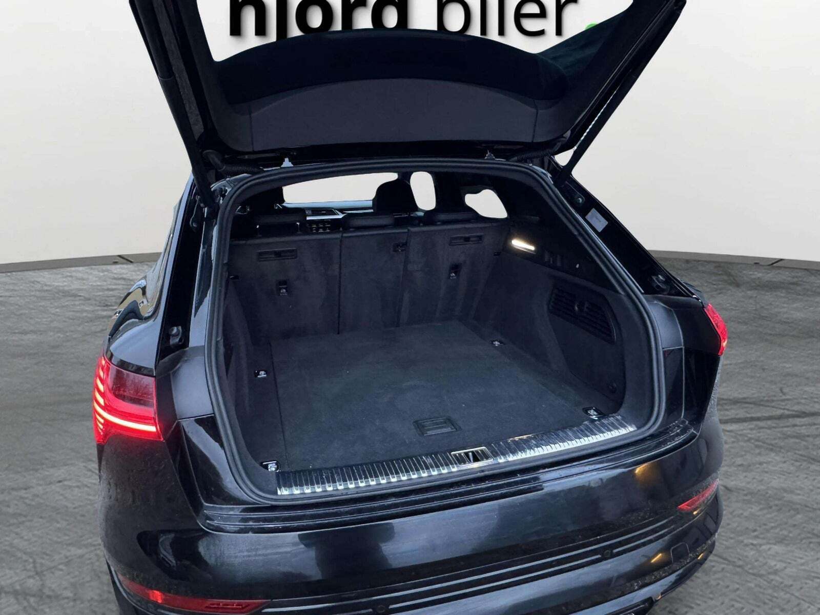 Sort Audi e-tron fra 2020