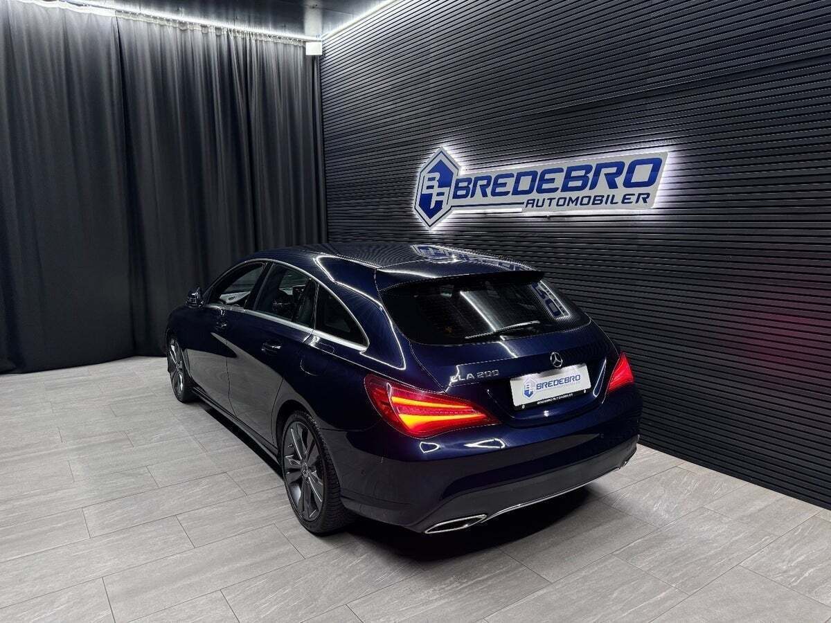 Blå Mercedes CLA200 fra 2018