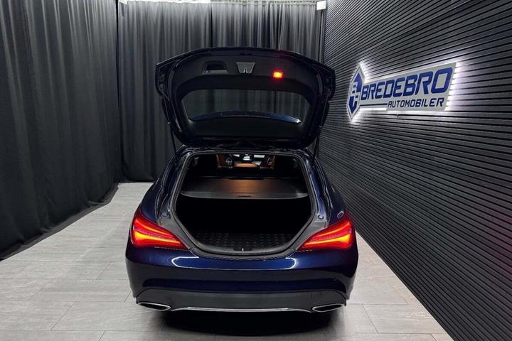 Blå Mercedes CLA200 fra 2018