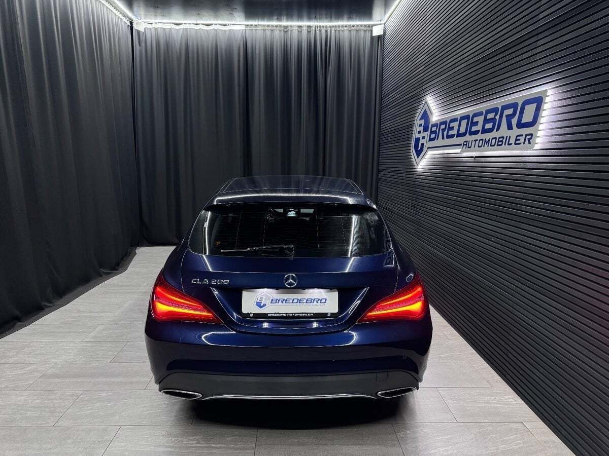 Blå Mercedes CLA200 fra 2018