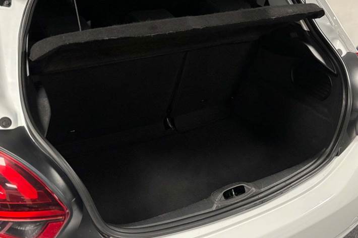 Hvid Peugeot 208 fra 2019