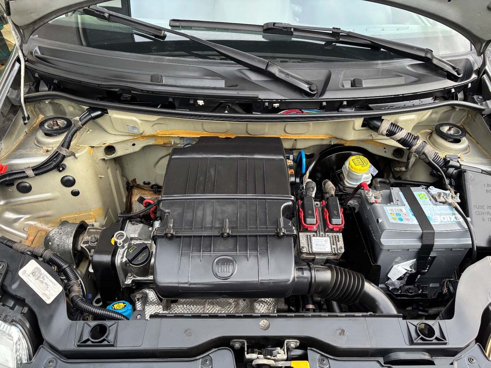 Grå Fiat Panda fra 2012