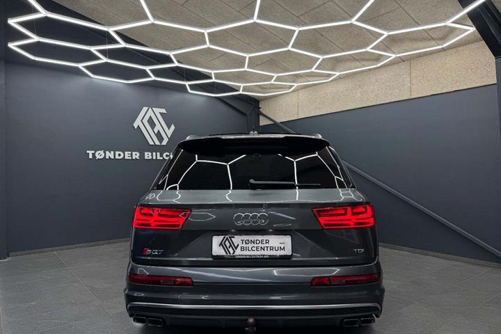 Grå Audi SQ7 fra 2016