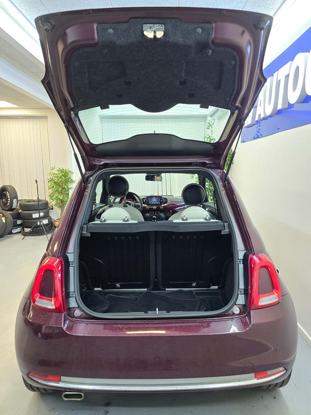 Rød Fiat 500 fra 2021