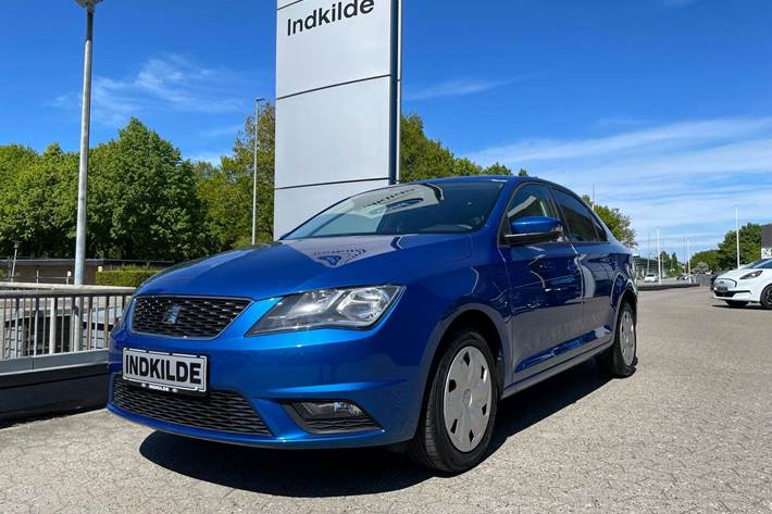 Blå Seat Toledo fra 2018 set udefra