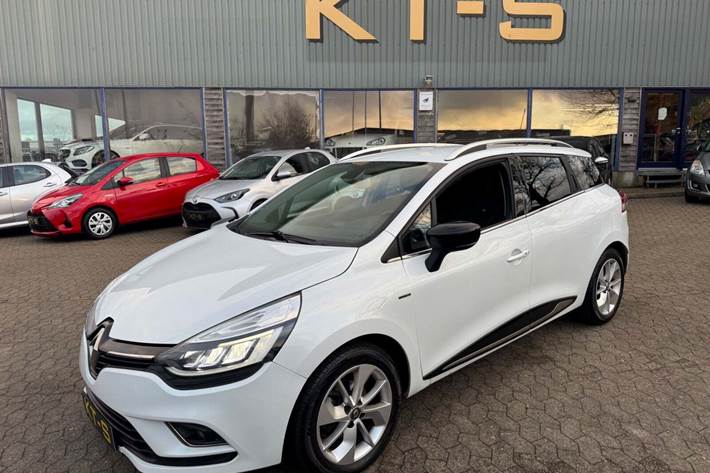 Hvid Renault Clio IV fra 2017 set udefra