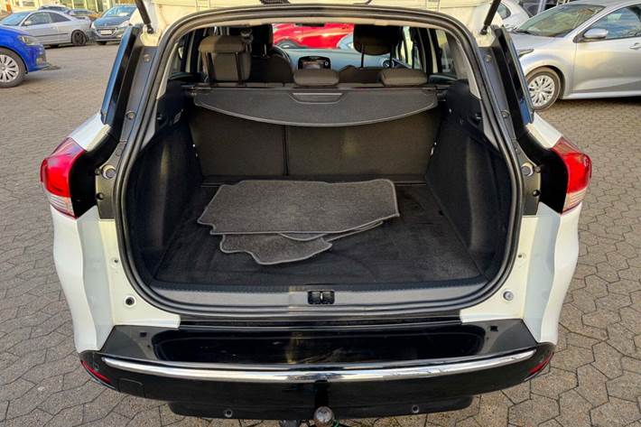 Hvid Renault Clio IV fra 2017