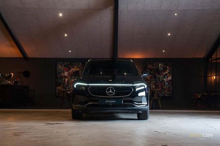 Sort Mercedes EQA250 fra 2023