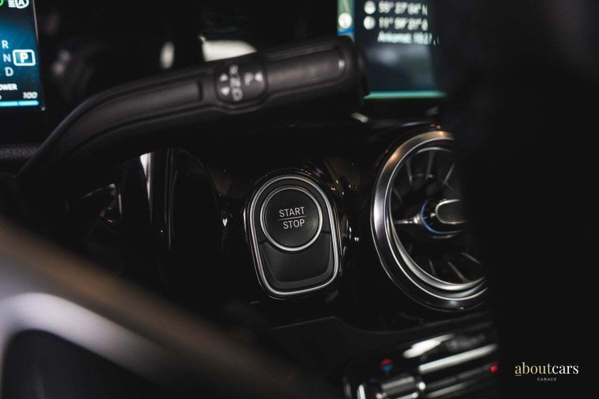 Sort Mercedes EQA250 fra 2023