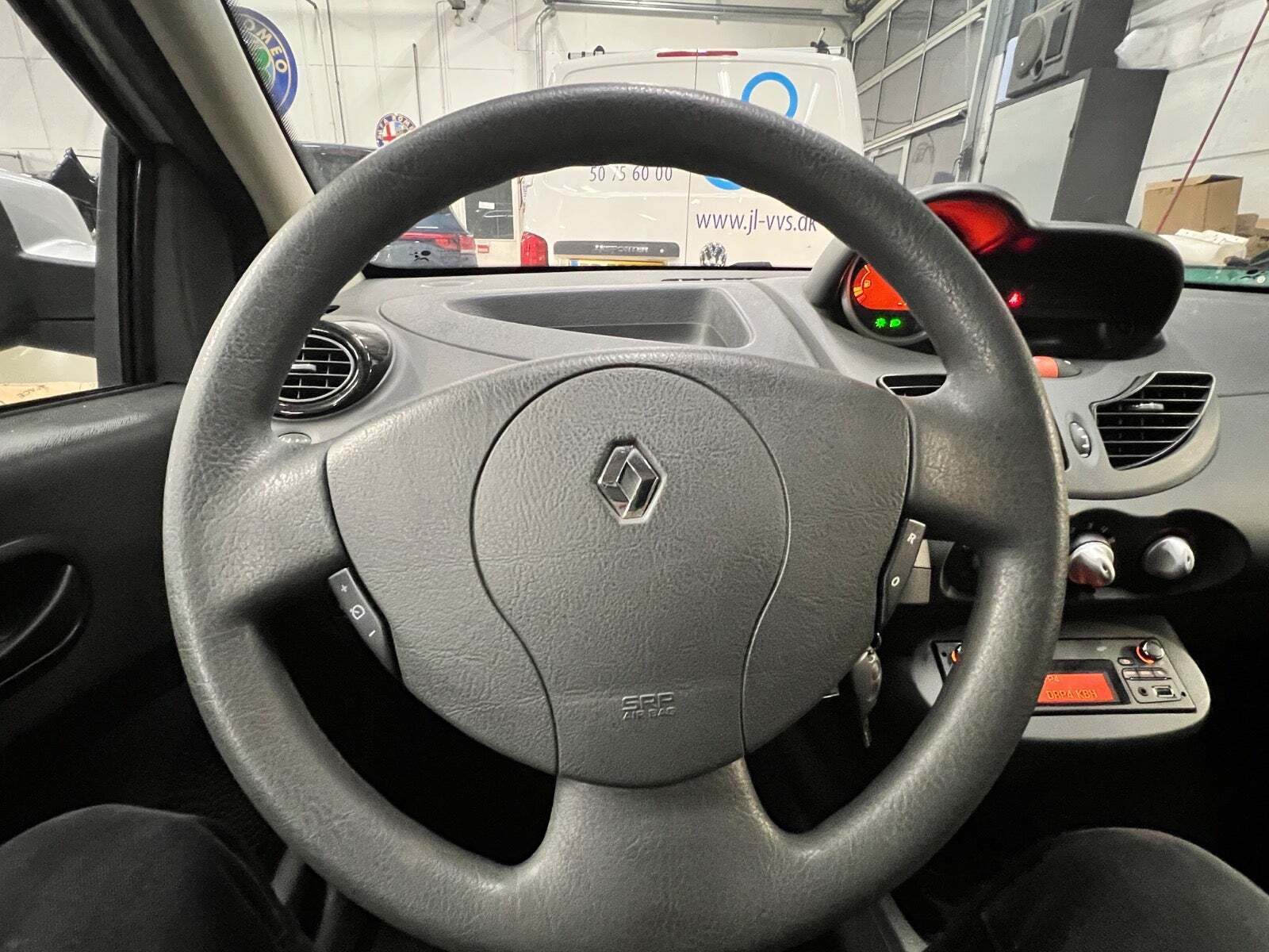 Sølv Renault Twingo fra 2012