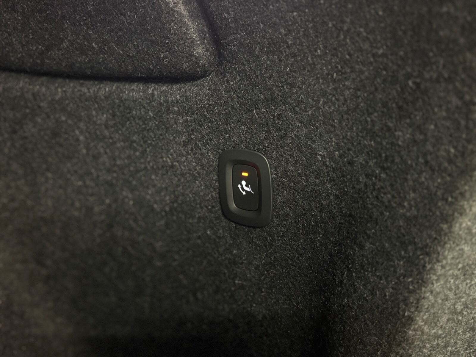 Blå Volvo EX40 fra 2025