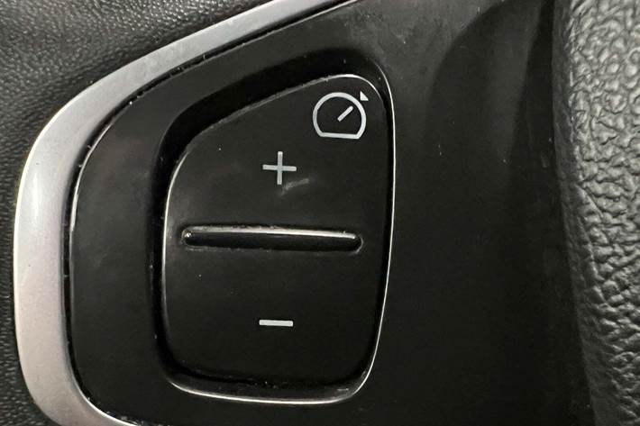 Grå Renault Clio IV fra 2018