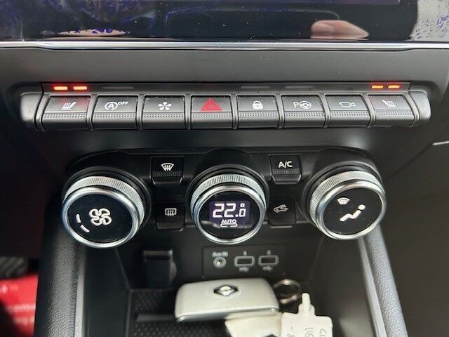 Beige Renault Captur fra 2020