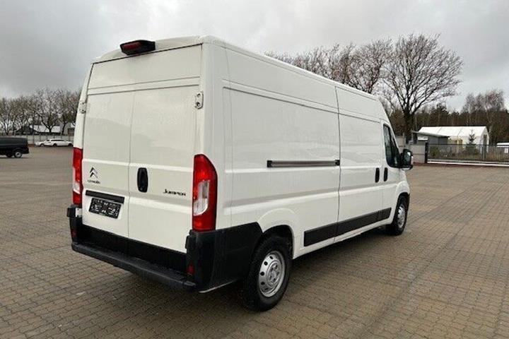 Hvid Citroën Jumper 35+ fra 2021 set udefra