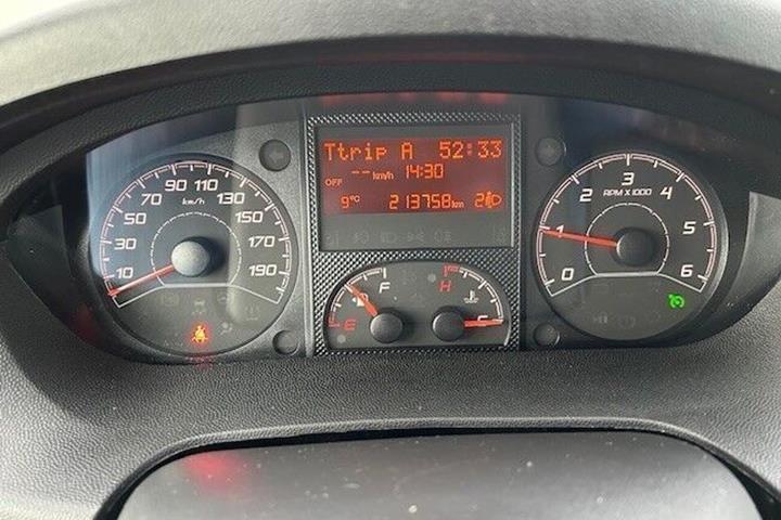 Hvid Citroën Jumper 35+ fra 2021 set indefra