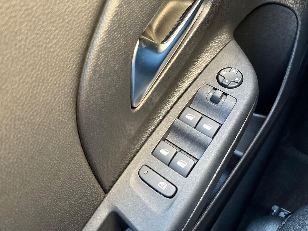 Sort Opel Corsa-e fra 2023