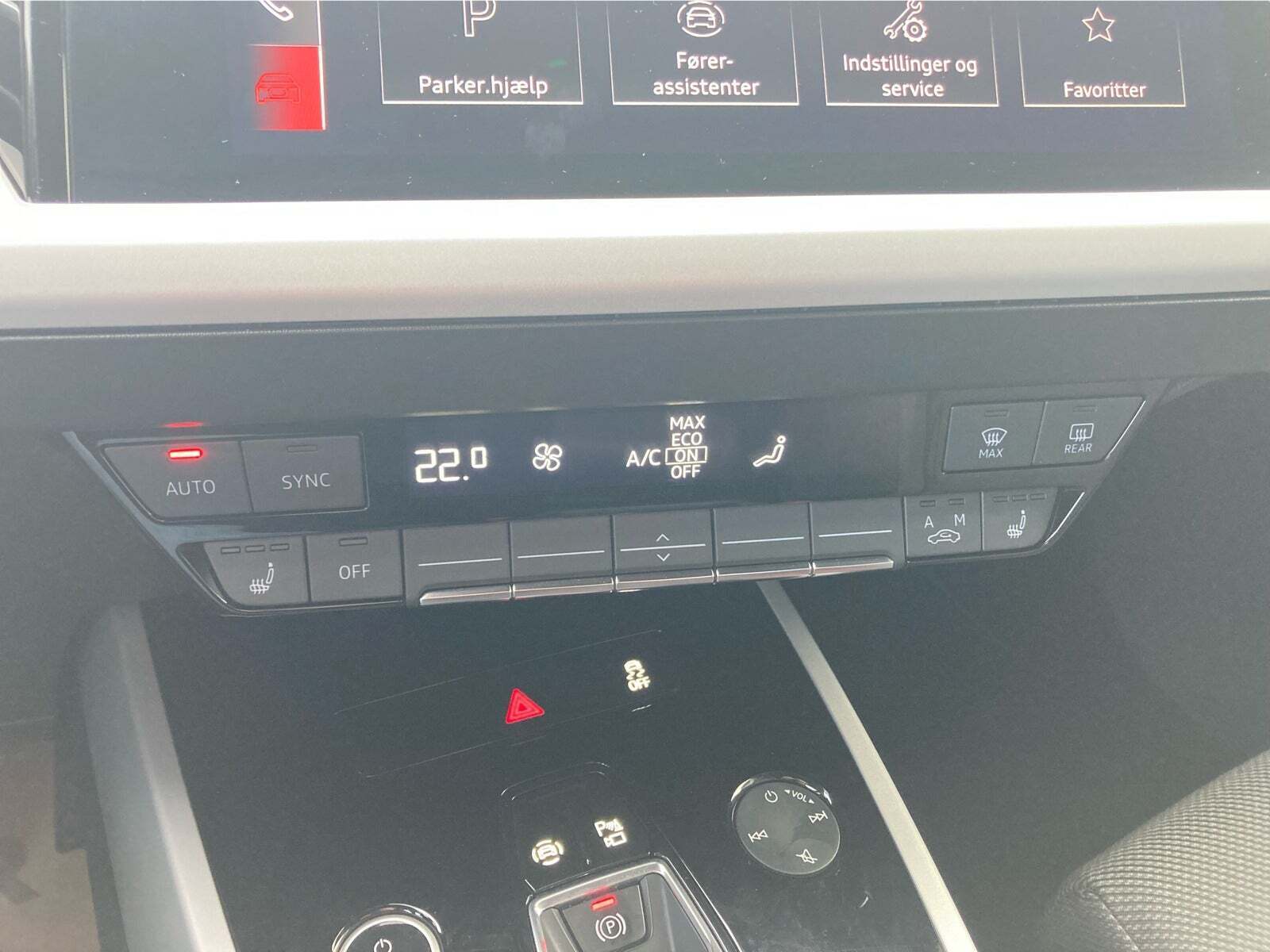 Grå Audi Q4 e-tron fra 2022