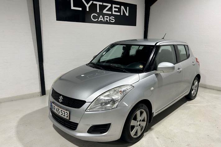 undefined Suzuki Swift fra 2011 set udefra