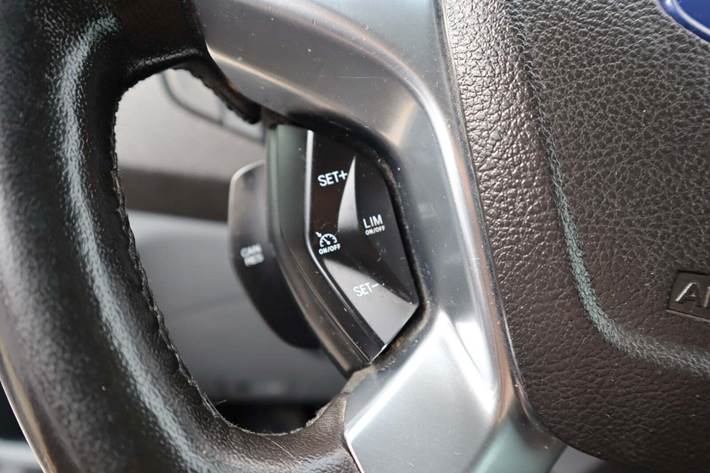 Hvid Ford Transit 350 L2 Van fra 2019 set indefra