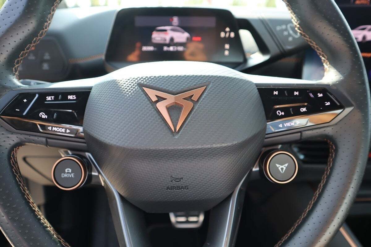 Blå Cupra Born fra 2022