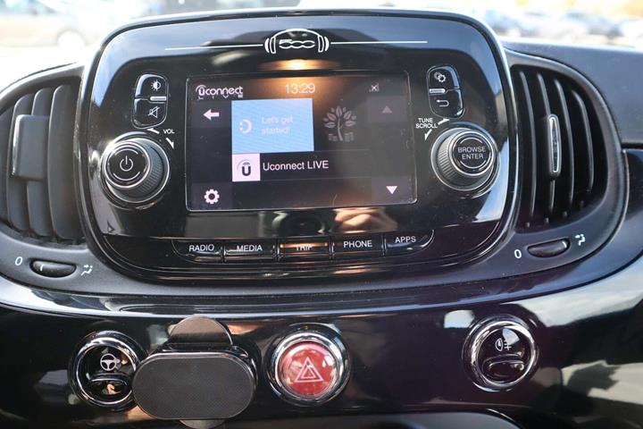 Sort Fiat 500C fra 2020