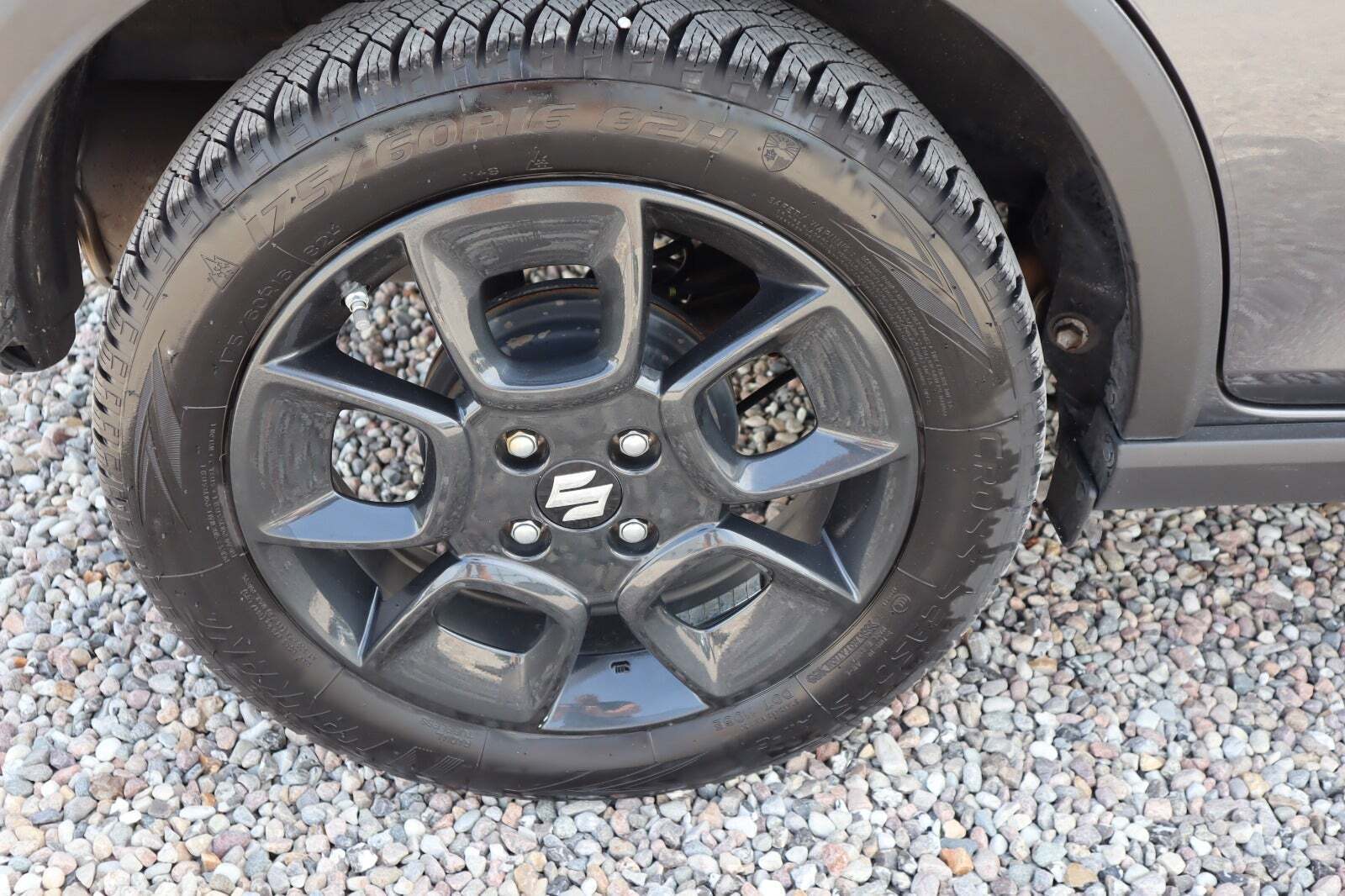 Grå Suzuki Ignis fra 2020